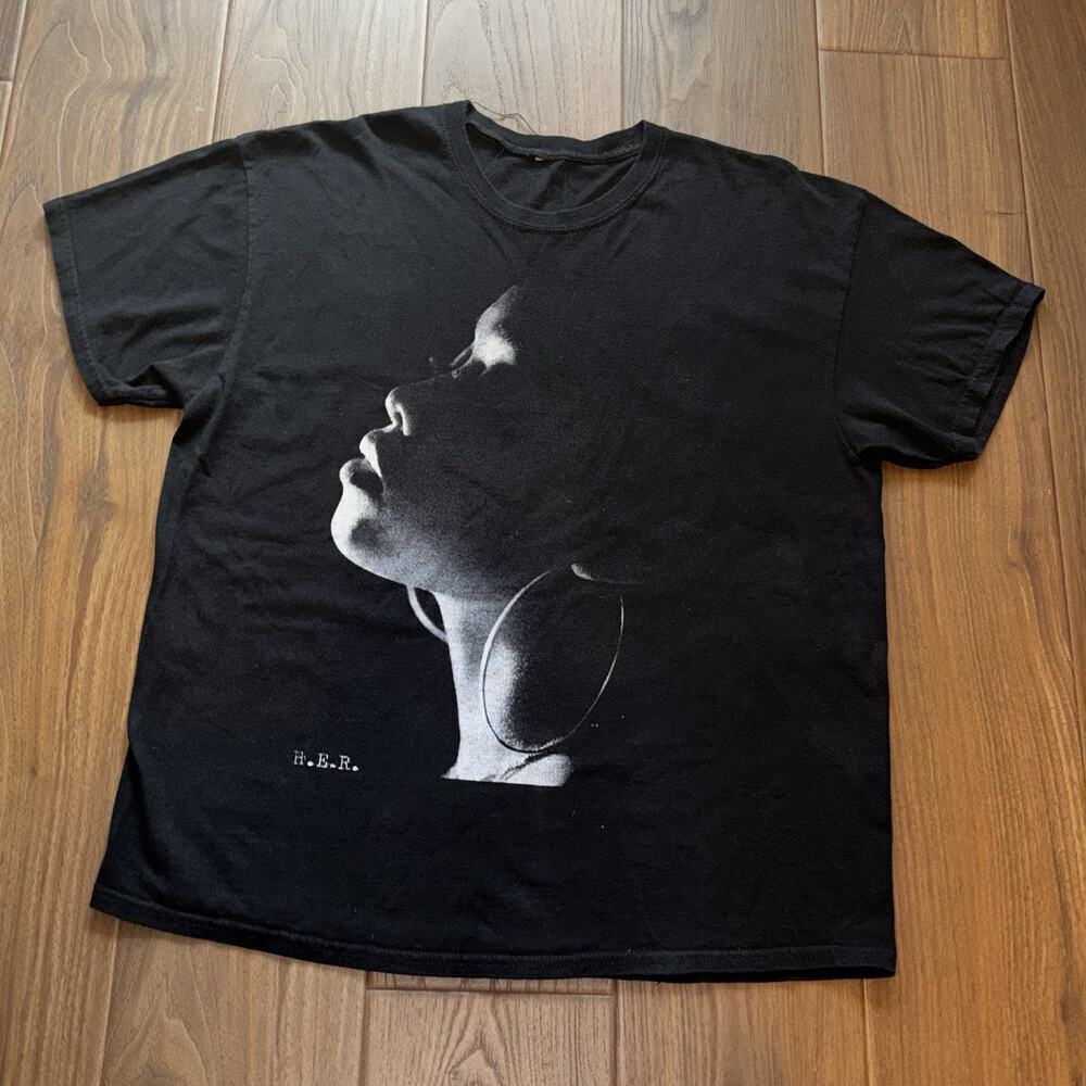 H.E.R. Profile Shot Graphic T Shirt Adult Size Large Black